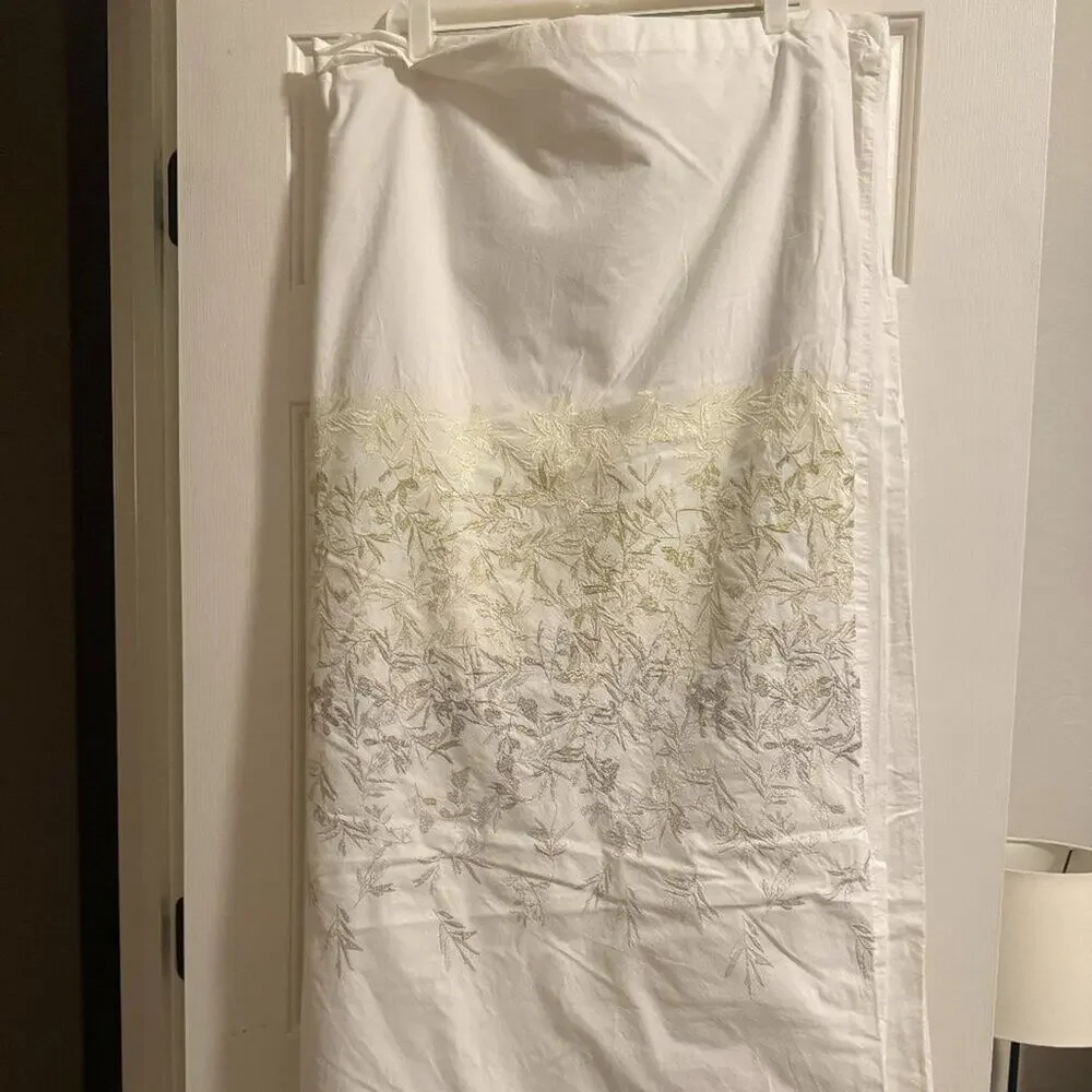 Margaret Muir Queen White Duvet Cover and Shams Set